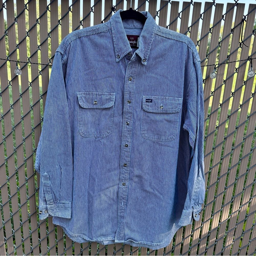 Wrangler Men's Blue Pinstripe Button Down Shirt